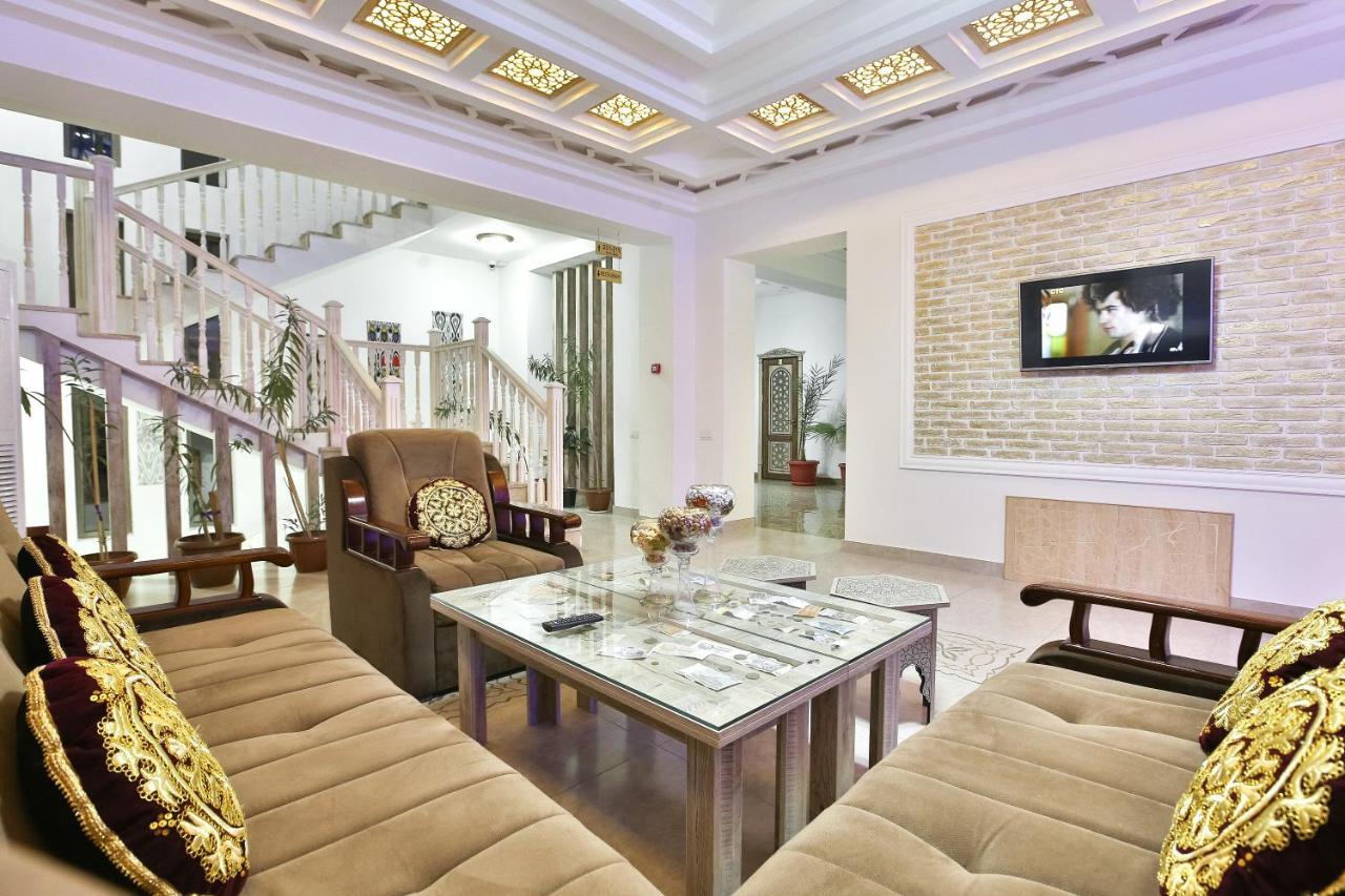 sim sim bukhara Bed & Breakfast Bagian luar foto
