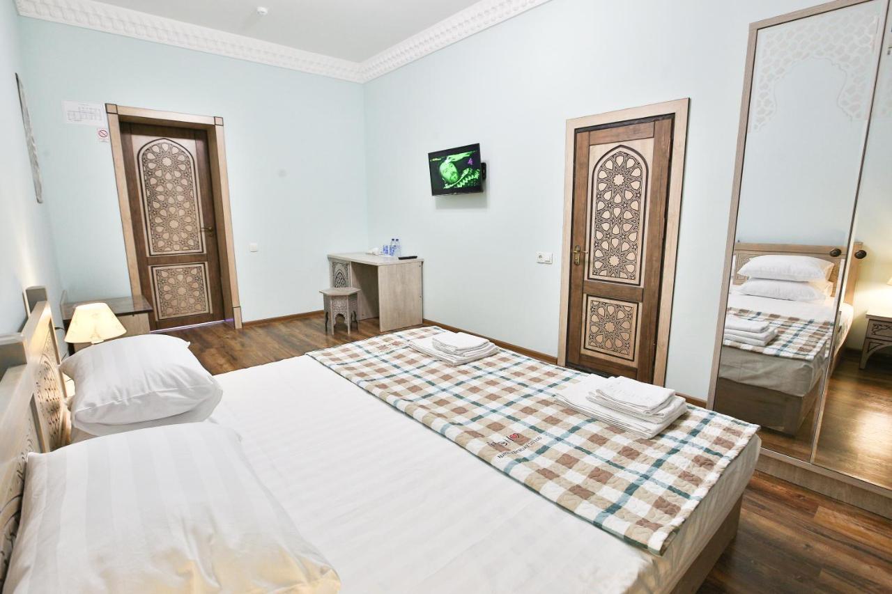 sim sim bukhara Bed & Breakfast Bagian luar foto