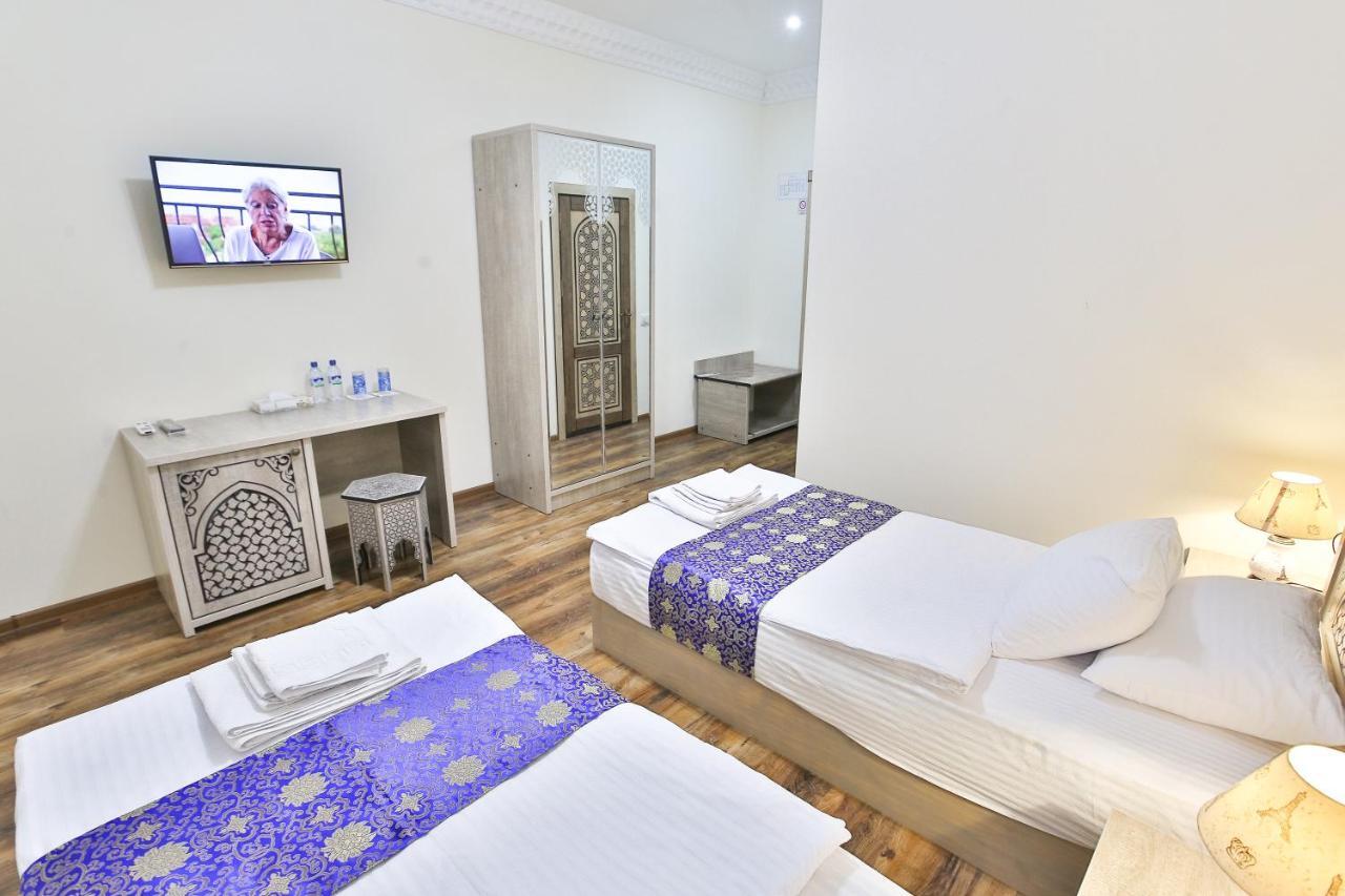 sim sim bukhara Bed & Breakfast Bagian luar foto