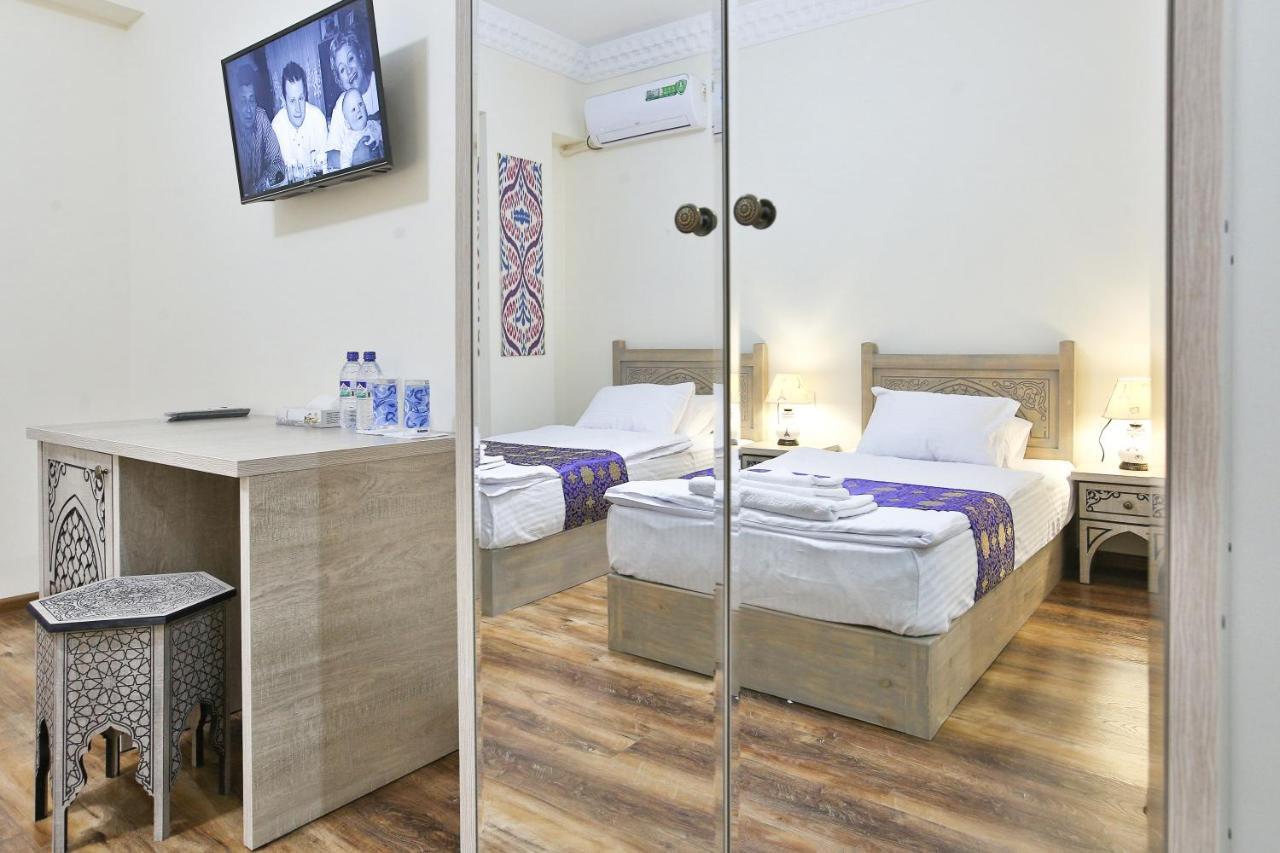 sim sim bukhara Bed & Breakfast Bagian luar foto